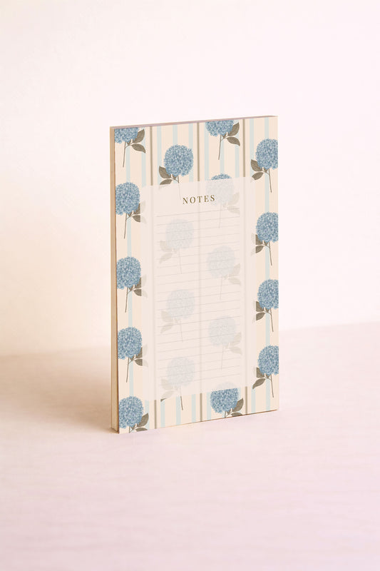 Bloc-notes floral au motif hortensias et rond rayé dans des teintes bleues
