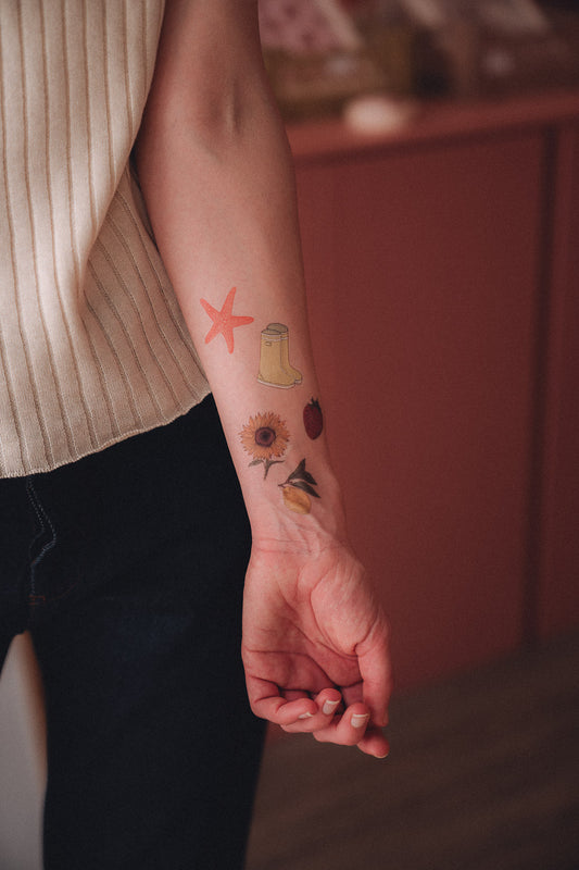 Tattoos éphémères illustrés par Pablo est une fille