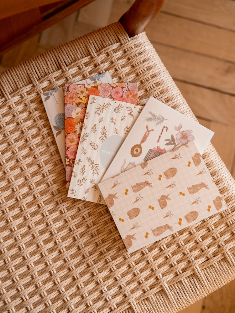 Sélection de cartes postales illustrées