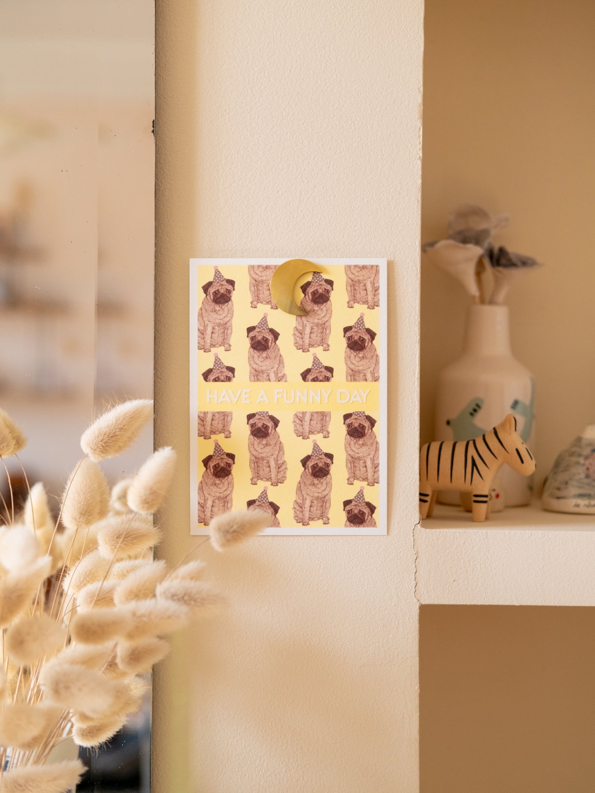 Carte postale anniversaire chien carlin