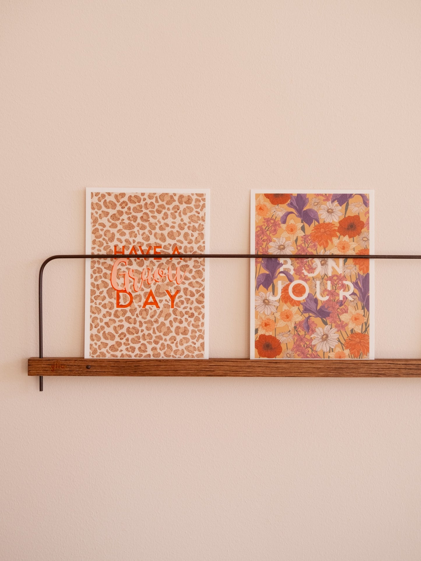 Cartes postales léopard et fleurs